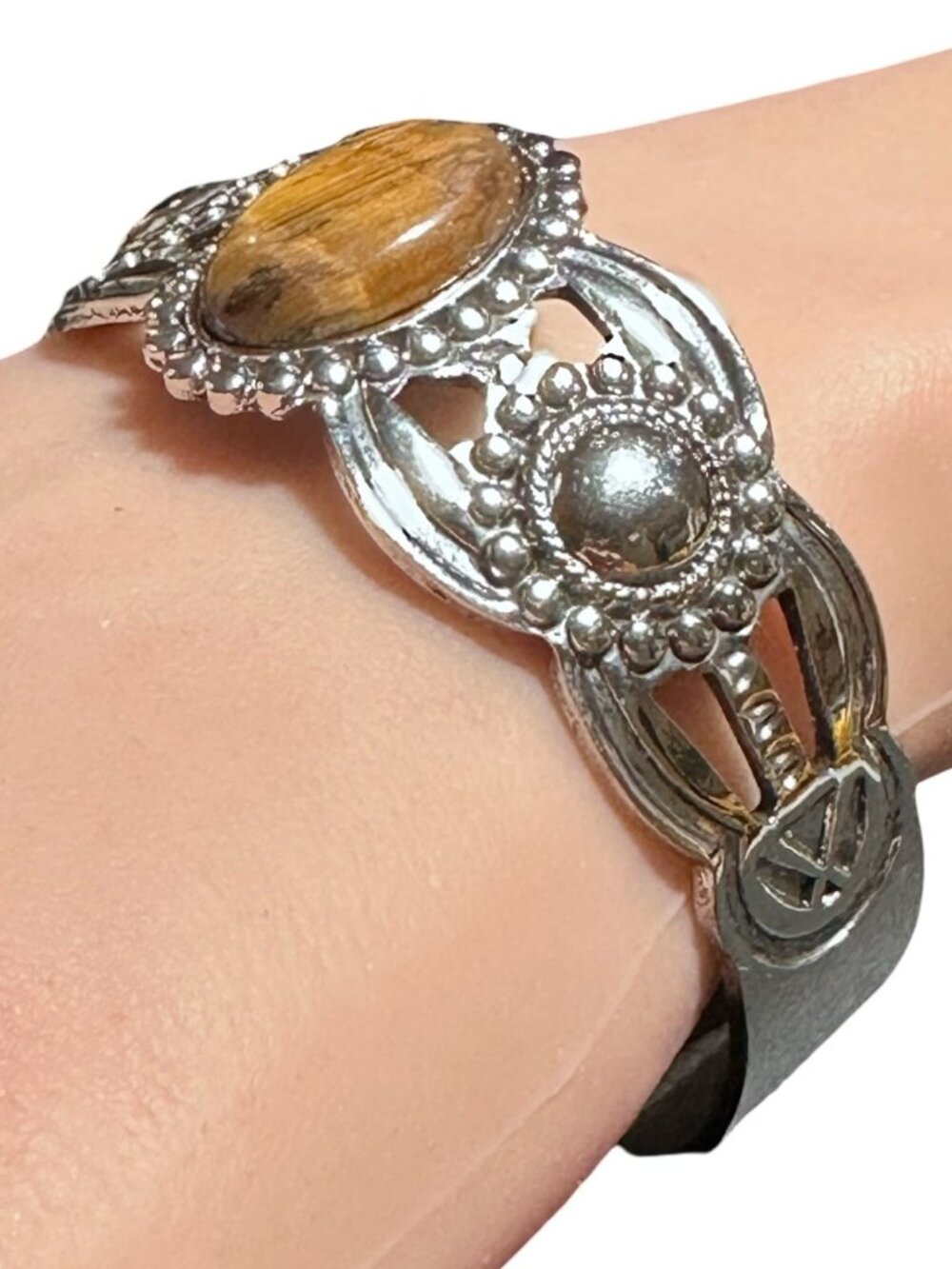 Boho Style Cuff Bracelet Silver Tone Lucky Tigers Eye Center Womens Jewelry NWOT - Picture 2 of 6